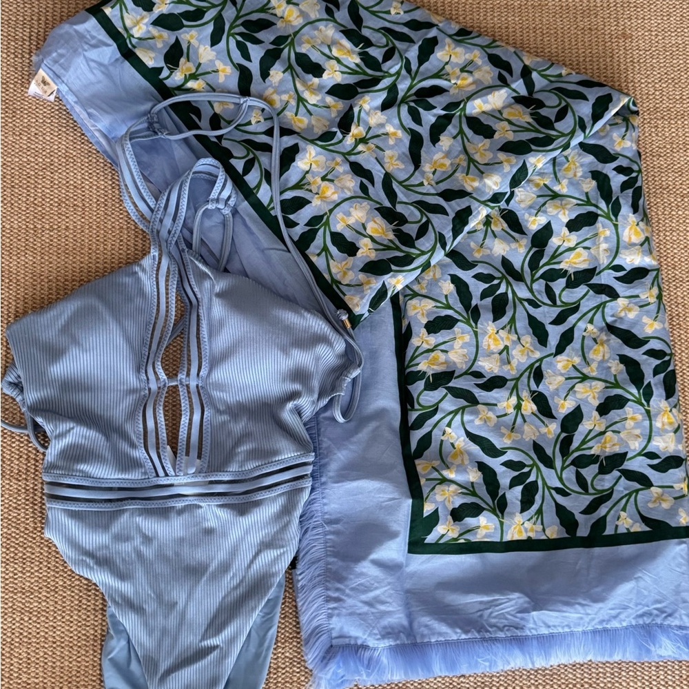 Agua Bendita Green and White Floral pareo